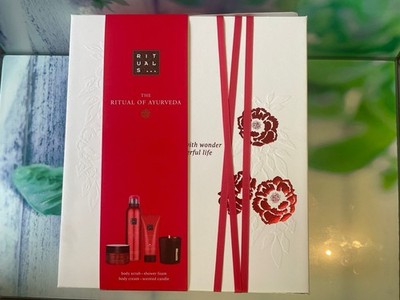 RITUALS The Ritual of Ayurveda Medium Geschenkset Duschschaum Creme Kerze Scrub