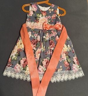 Handgemachtes Kinderkleid Blumenmuster Spitze Satin Schleife Gr.104 Taufe Fest