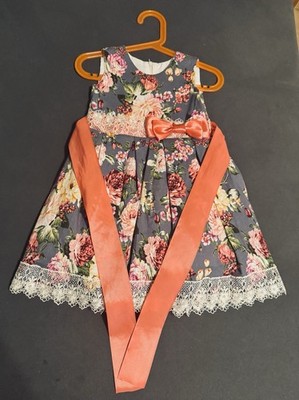 Handgemachtes Kinderkleid Blumenmuster Spitze Satin Schleife Gr.104 Taufe Fest