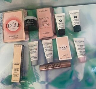 Lancôme Set 11-tlg Parfum Mascara Creme Serum Idôle Génifique Adventskalelender