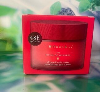 RITUALS Ayurveda Whipped Body Cream 220ml Indian Rose Mandelöl 48h Pflege