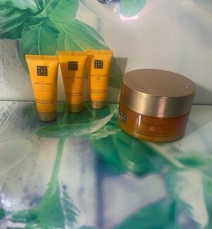 RITUALS The Ritual of Mehr Set &ndash; 3x20ml Hand Balm + 250g Body Scrub Neu